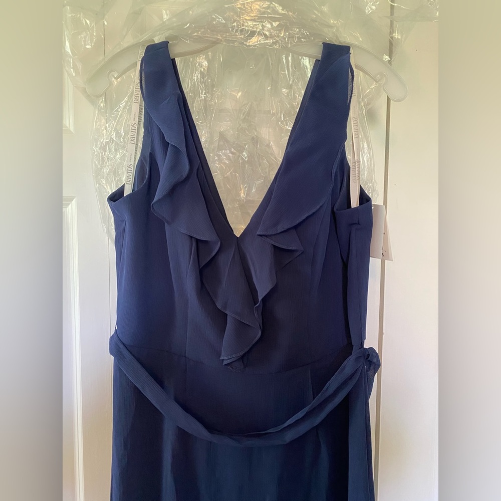 David’s bridal bridesmaid dress. NWT. Size 10. Navy (Marine)
